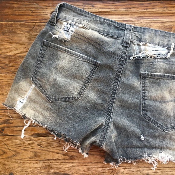DKNY—Gunsmoke Gray Distressed Bleached Jean Shorts - Picture 6 of 6